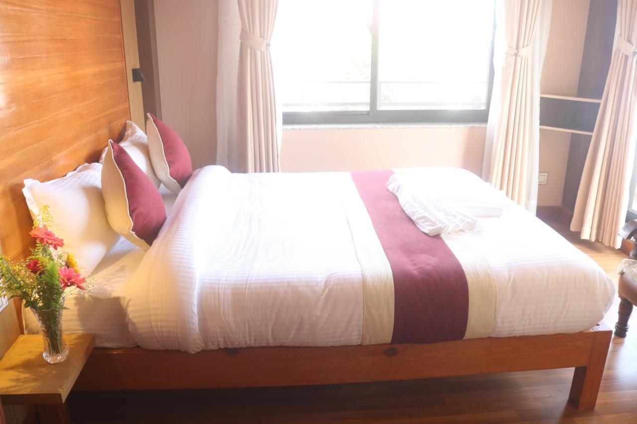 Hotel Family Ties Pvt. Ltd. Katmandou Extérieur photo