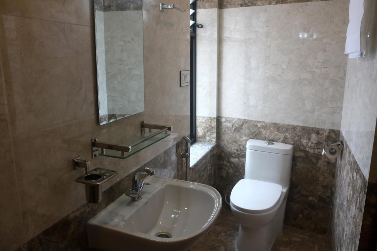 Hotel Family Ties Pvt. Ltd. Katmandou Extérieur photo